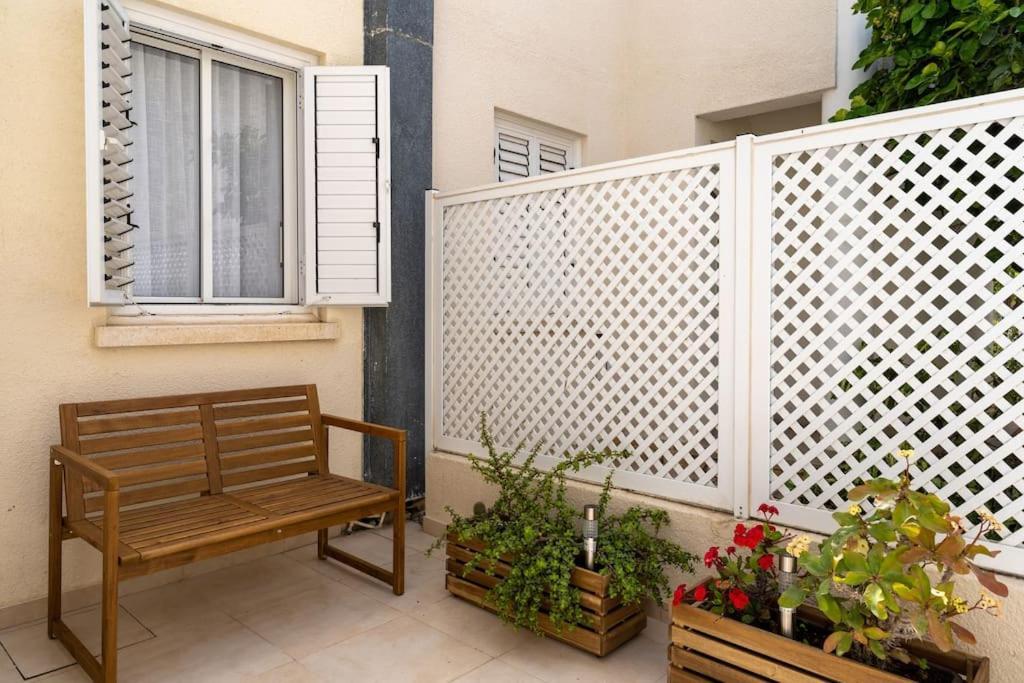Cozy Nerina Cottage At Harbour Paphos Exterior foto